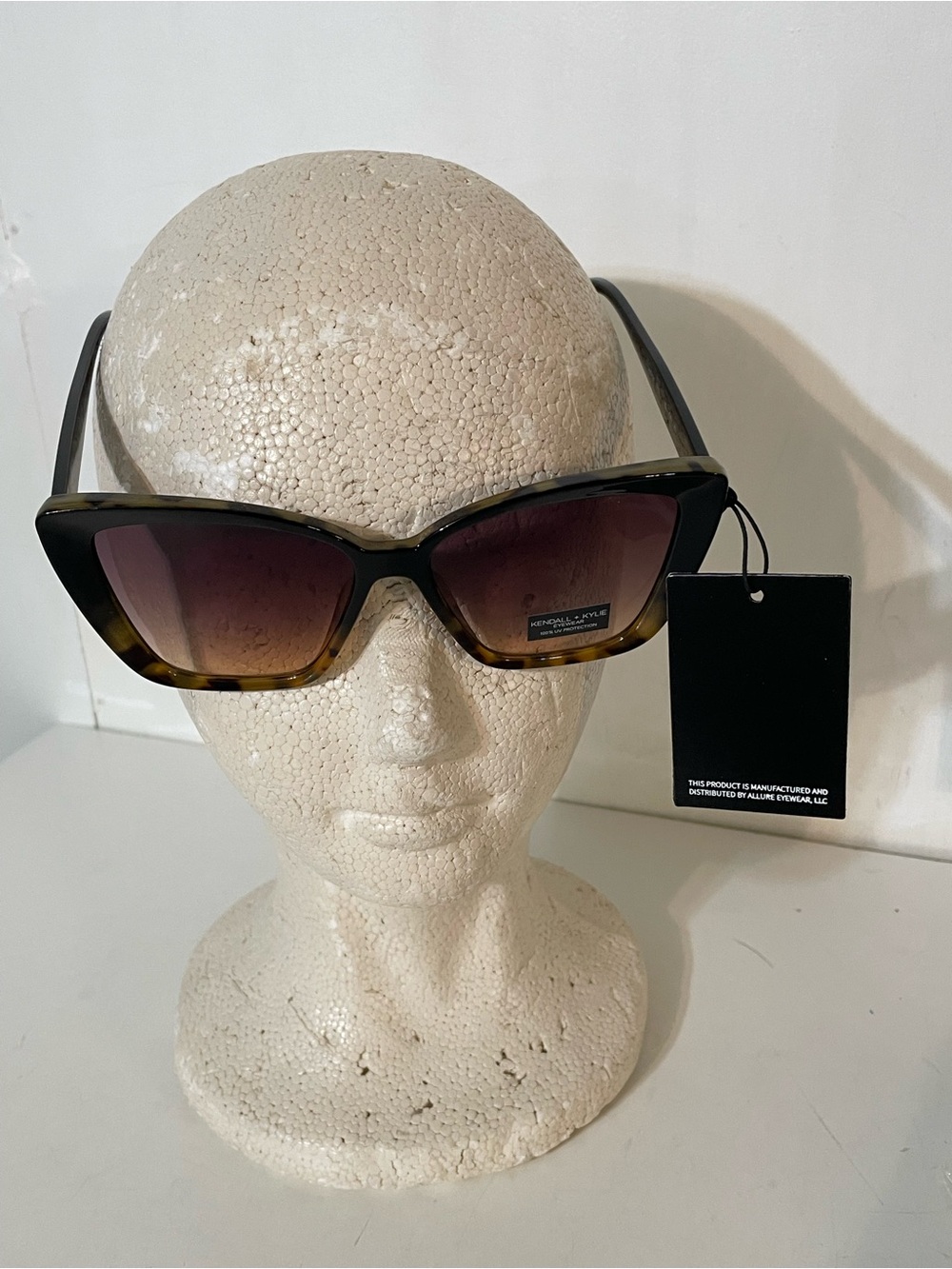 Kendall & Kylie Sunglasses NWT
